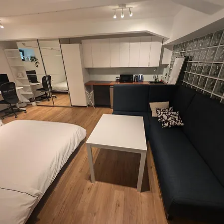 Dana-entire Very Quiet And 2 Reval