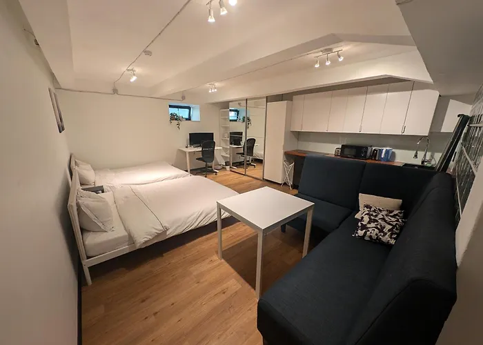 Dana-entire Very Quiet And 2